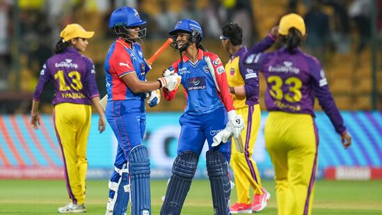 உபி வாரியர்ஸ் மற்றும் ஆர்சிபி போட்டிக்குப் பிறகும் டெல்லி கேபிடல்ஸ் புள்ளிகள் பட்டியலில் தொடர்ந்து முதலிடத்தில் உள்ளது. டெல்லி அணி 4 போட்டிகளில் 3 வெற்றி, 1 தோல்வியுடன் 6 புள்ளிகளுடன் முதலிடத்தில் உள்ளது