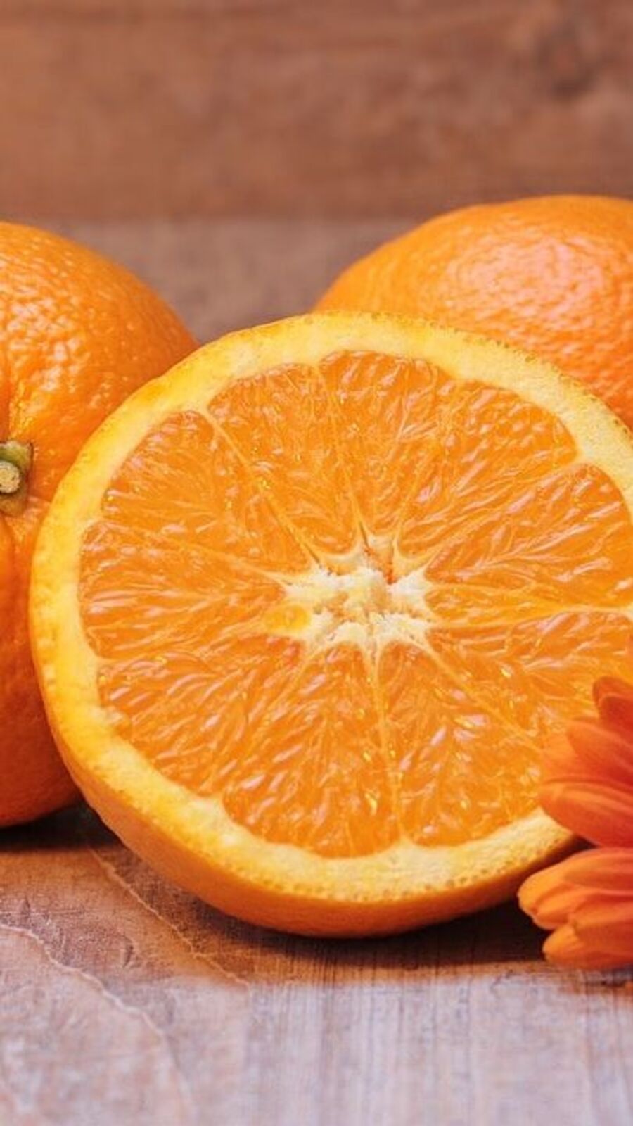 ஆரஞ்சு பழத்தில் மறைந்து இருக்கும் சத்துகள் என்னென்ன?