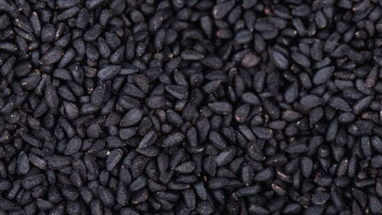 Benefits of Black Cumin : மரணம் கூட மிரண்டு ஓடும்! தினம் உணவில் இந்த ஒரு பொருள் சேர்த்தால் போதும்! 