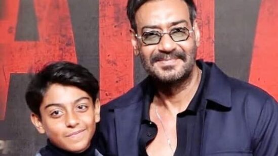 அஜய் தேவ்கனின் அன்பு மகன் யுக் இளைஞனாக இருந்தாலும் லைம்லைட்டில் இருக்க முயற்சிக்கிறார்.