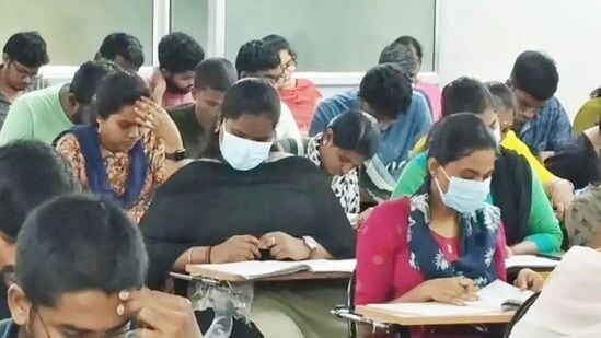 உதவிப் பேராசிரியர் பணியிடங்களை நிரப்ப தேர்வு அறிவிப்பு உதவிப் பேராசிரியர் பணியிடங்களை நிரப்ப தேர்வு அறிவிப்பு