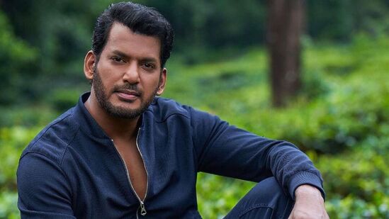 Vishal: எல்லாருக்கு வணக்கம். வார்த்தைகள் வரவில்லை. 25 ஆண்டு கனவு நடக்கிறது. இயக்குநராக வேண்டும் என்பது ஆசை என விஷால் கூறினார்.