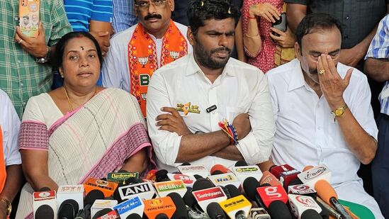 ரோட்ஷோ வரட்டும் முதல்வர்.. சவால் விடுத்த அண்ணாமலை! இந்தியில் பேசி பிரச்சாரத்தில் அதிரடி ரோட்ஷோ வரட்டும் முதல்வர்.. சவால் விடுத்த அண்ணாமலை! இந்தியில் பேசி பிரச்சாரத்தில் அதிரடி