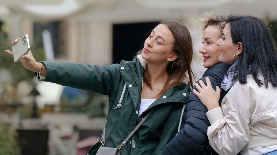 Selfies Health Benefits: ஒரு செல்ஃபி உங்கள் உயிரைக் காப்பாற்றும் என்று நம்புகிறீர்களா?நிபுணர்கள் சொல்வது என்ன?