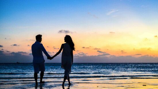 காதல் செய்பவர்கள் திருமணம் செய்து கொள்ள நினைத்தால் அவர்களுக்கு ஜாதக பொருத்தங்களை விட மனப்பொருத்தம்தான் முக்கியம் என ஜோதிடர் ஷெல்வி தனியார் தொலைக்காட்சி நேர்காணல் ஒன்றில் கூறி உள்ளார்.&nbsp;