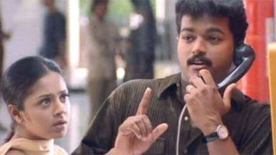 அதனால் டைட்டிலை மாற்றுங்கள் என்று கூறி, அதன் பிறகு வைக்கப்பட்டது தான் ‘குஷி’ என்ற ஏ.எம்.ரத்னம் தான் ‘ரன்’ என்கிற டைட்டிலையும் வைத்தார்.” என்று பேசினார்.&nbsp;