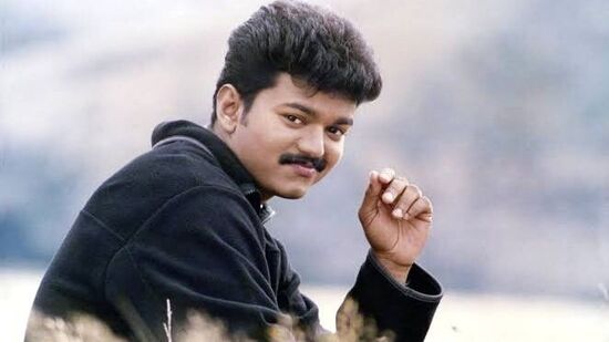 யாராவது தியேட்டரில் டிக்கெட் எடுக்கும் போது முத்தம் இரண்டு கொடுங்கள் எனக்கு கேட்பார்களா? பெண்கள் எப்படி வந்து டிக்கெட் கேட்பார்கள் ?&nbsp;