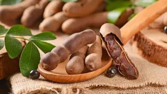 புளியின் நன்மைகள் - புளியும் பொட்டாசியத்தின் நல்ல மூலமாகும். இதயத் துடிப்பைக் கட்டுப்படுத்தப் பயன்படுகிறது.
