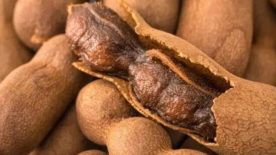 புளி என்பது குணங்களின் பொக்கிஷம். புளி ஆன்டிஆக்ஸிடன்ட்கள், வைட்டமின் சி, ஃபிளாவனாய்டுகள், கரோட்டின், வைட்டமின் பி காம்ப்ளக்ஸ் ஆகியவற்றின் நல்ல மூலமாகும். இது நோயெதிர்ப்பு மண்டலத்தை வலுப்படுத்த உதவுகிறது.