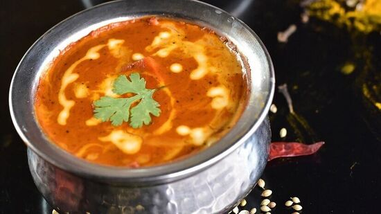 Cooker Veg Kuruma : குக்கரில் 2 விசில்விட்டு இறக்கினால் போதும்! பட்டுன்னு ரெடி ஆயிடும் 10 நிமிடத்தில் வெஜிடபுள் குருமா! Cooker Veg Kuruma : குக்கரில் 2 விசில்விட்டு இறக்கினால் போதும்! பட்டுன்னு ரெடி ஆயிடும் 10 நிமிடத்தில் வெஜிடபுள் குருமா!