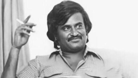 &nbsp;இது குறித்து தன்னுடைய யூடியூப் சேனலில் பேசி இருக்கும் அவர், “ நான் அப்போது டி ஆர் ராஜேந்திரிடம் வேலை செய்து கொண்டிருந்தேன். அப்போது அவர் டெரர் பீஸாக இருந்தார். இப்போது காமெடி பீஸாக மாறிவிட்டார். அன்று டிஆர் என்று சொன்னாலே, அனைவருக்கும் தெறி பேச்சு தான் நினைவுக்கு வரும். குறிப்பாக அரசியல் வட்டாரங்களில் அவருக்கு முக்கியத்துவமும், மரியாதையும் அதிகம் இருந்தது.அந்த சமயத்தில் ரஜினிகாந்துக்கு உடல்நிலை சரியில்லாமல் போனதாகவும், அவர் படப்பிடிப்பில் இருந்து அப்படியே வீட்டிற்கு வந்து விட்டதாகவும் செய்திகள் வந்து கொண்டிருந்தன.&nbsp;&nbsp;&nbsp;&nbsp;