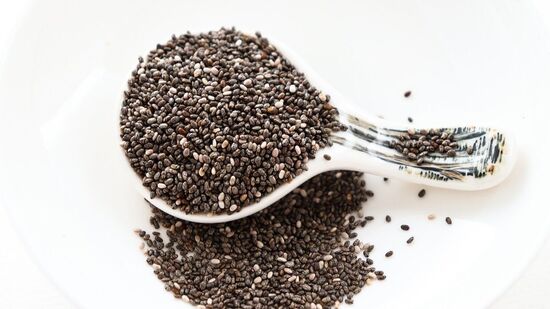 Benefits of Chia Seeds : மாரடைப்பு, பக்கவாதம், குடல் புற்றுநோய் ஏற்படாமல் தடுக்கும் திறன் இந்த சிறிய விதைகளில் உள்ளதா?