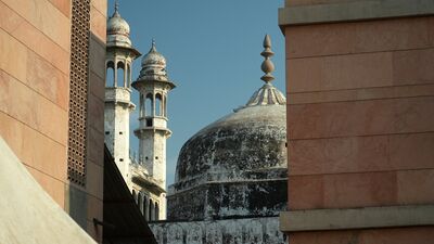 Gyanvapi Mosque: 2022 ஆம் ஆண்டில் ஞானவாபி வளாகத்தின் வீடியோ கணக்கெடுப்புக்கு உத்தரவிட்டதற்காக தனக்கு சர்வதேச எண்களிலிருந்து மிரட்டல் வந்ததாக நீதிபதி தெரிவித்துள்ளார்.