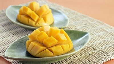 Mangoes Increase Blood Sugar : மாம்பழம் சாப்பிடுவதால் உடலில் சர்க்கரையும், எடையும் அதிகரிக்கும் என்ற அச்சம் உள்ளதா? இதோ விளக்கம்.