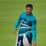 Shakib Al Hasan: செல்ஃபி எடுக்க முயன்ற ரசிகர்: கடுப்பான வங்கதேச கிரிக்கெட் வீரர் ஷாகிப் அல் ஹசன்!