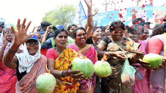ஆந்திராவில் மொத்தமுள்ள 175 சட்டசபை தொகுதிகளுக்கும், 25 மக்களவைத் தொகுதிகளுக்கும் வரும் மே 13-ம் தேதி தேர்தல் நடைபெற உள்ள நிலையில் இன்றுடன் தேர்தல் பரப்புரை ஓய்ந்தது.