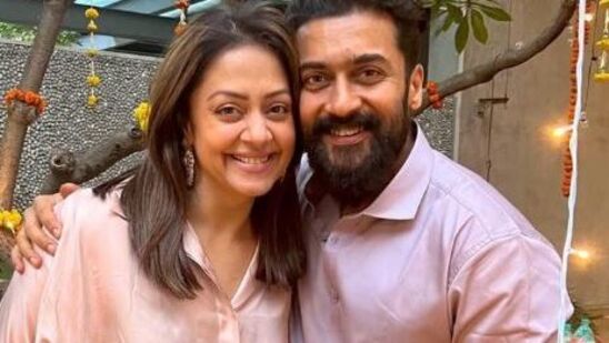 சூர்யா, ஜோதிகா, சிவகுமார் இடையே நடக்கும் பிரச்சினைகள் குறித்து பயில்வான் ரங்கநாதன் தனியார் சேனல் ஒன்றிற்கு பேசி இருக்கிறார்.இது குறித்து அவர் பேசும் போது, "பல்வேறு திரைப்படங்களில் நடித்து பிரபலமானவர் நடிகர் சிவகுமார். பல நடிகைகளுடன் ஒன்றாக நடித்தாலும், கிசுகிசுக்களை தன் பக்கம் அண்ட விடாதவர் என்று இவருக்கு ஒரு பெயர் உண்டு.&nbsp;திரைத்துறையில் இருந்தாலும், இவர் சாமானிய பெண் ஒருவரையே கல்யாணம் செய்து கொண்டார். ஆனால் அவர் மகன் சூர்யாவோ, நடிகை ஜோதிகாவை காதலிப்பதாகவும், அவரை கல்யாணம் செய்து கொள்ள விருப்பப்படுவதாகவும் சிவகுமாரிடம் சொன்னார்.அவரோ, தங்கை இருக்கிறார். அப்படி இருக்கும் பொழுது, நீ வேறு ஜாதி பெண்ணை திருமணம் செய்து கொண்டால், அவளின் கல்யாணத்திற்கு பாதிப்பு ஏற்படும் என்று சொல்லி, அந்த காதலை தட்டிக் கழிக்க முயன்றிருக்கிறார்.&nbsp;&nbsp;&nbsp;