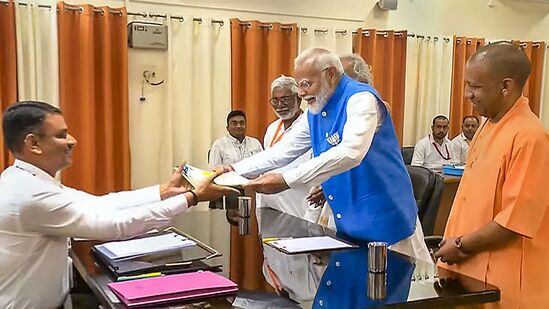 PM Narendra Modi files nomination: வாரணாசி தொகுதியில் வேட்புமனு தாக்கல் செய்தார் பிரதமர் மோடி (PTI Photo)  