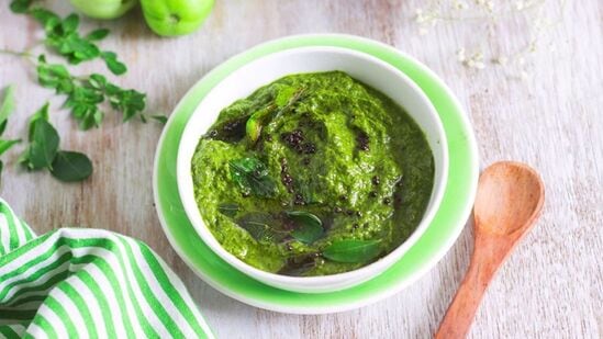 Drumstick Leaves Chutney : முருங்கைக் கீரையில் சட்னியா? 10 இட்லி கூட கேட்டு வாங்கி சாப்பிடுவாங்க! இதோ ரெசிபி!