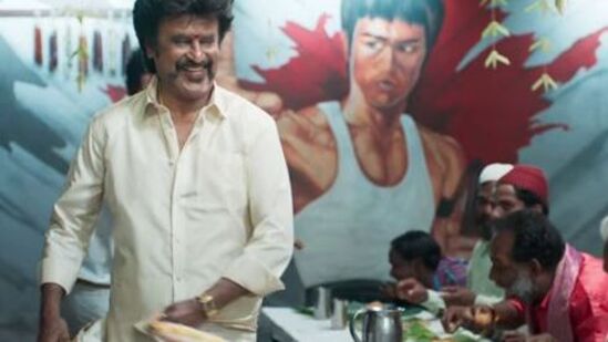 ரஜினியின் சிறப்பம்சம் என்னவென்றால், மது அருந்தும் பொழுது சைடிஷ் சாப்பிட மாட்டார்.&nbsp;அவர் தன்னுடைய கல்யாணத்திற்கு பத்திரிகையாளர்களை சிலரை பகல் 12 மணி அளவில் வரச்சொல்லி இருந்தார். அங்கு பார்ட்டி ரெடி செய்யப்பட்டு இருந்தது. எல்லோரும் மது அருந்தினார்கள். முதல் ரவுண்டை முடித்து, இரண்டாவது ரவுண்டுக்கு செல்லும் பொழுது அனைவருக்கும் வயிறு எரிய ஆரம்பித்துவிட்டது. காரணம் என்னவென்றால், அங்கு சைடிஷ் எதுவுமே இல்லை.&nbsp;&nbsp;&nbsp;