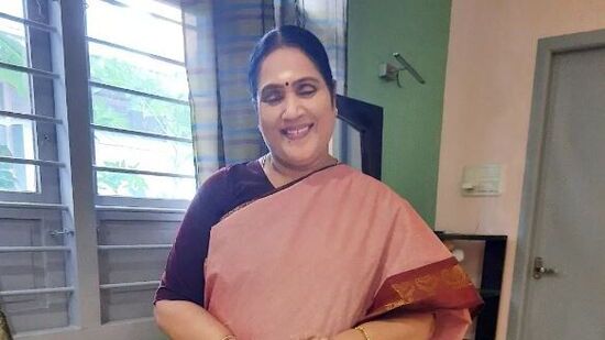 Actress Shanthi Williams: திரைப்படங்களிலும், சீரியல்களிலும் வில்லி கதாபாத்திரத்தில் நடித்து பிரபலமானவர் நடிகை சாந்தி வில்லியம்ஸ். இவர் அண்மையில் மின்னம்பலம் ப்ளஸ் சேனலுக்கு பேட்டியளித்தார். அந்த பேட்டியில், பிரபல மலையாள நடிகர் மோகன்லாலை கடுமையாக சாடியிருக்கிறார்.&nbsp;நன்றி கிடையாதுஇது குறித்து அவர் பேசும் போது, “மோகன்லாலுக்கு நான் பலமுறை சமைத்துக் கொடுத்திருக்கிறேன். ஆனால் அவனுக்கு நன்றியே கிடையாது. என்ன இப்படி பேசுகிறேன் என்று யாரும் தவறாக நினைக்க வேண்டாம். அதற்குப் பின்னால் சோக சம்பவம் இருக்கிறது.&nbsp;&nbsp;&nbsp;