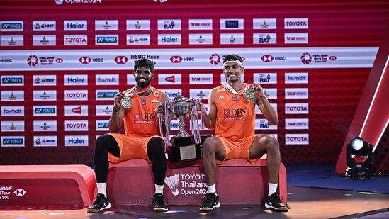 Thailand Open Badminton: தாய்லாந்து ஓபன் பேட்மிண்டன்: ஆடவர் இரட்டையர் பிரிவில் சாத்விக்-சிராக் சாம்பியன் (Photo by Lillian SUWANRUMPHA / AFP)