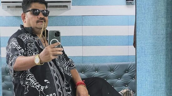 எனக்கு மீடியா மேசன்ஸ் ஆரம்பத்தில் இருந்து, எல்லாவித சலுகைகளையும் செய்து கொடுத்து இருக்கிறார்கள் அவர்கள்தான் எனக்கு முதலாளி. அதனால்தான் நான் விஜய் டிவியை விட்டு வெளியேறி இருக்கிறேன்.” என்றார்.