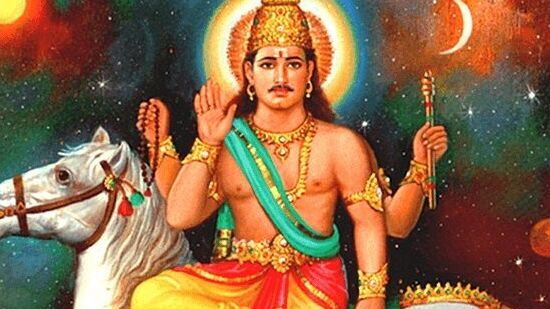 மே 19 (ஞாயிற்றுக்கிழமை) அன்று ரிஷப ராசியில் சுக்கிரன் சஞ்சரித்த பிறகு மாளவிய ராஜ யோகா உருவாகிறது. ஷாஷ் யோகா மற்றும் மால்வ்ய ராஜ யோகா 30 ஆண்டுகளுக்குப் பிறகு ஒன்றாக வருகின்றன. இந்த இரண்டு ராஜ யோகங்களின் விளைவுகள் குறிப்பாக மூன்று ராசிகளுக்கு பயனளிக்கும்.