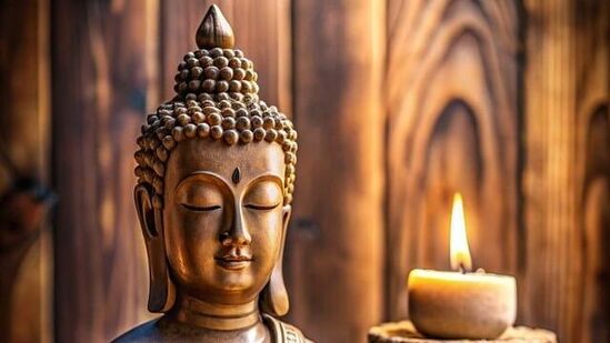 இந்து நாட்காட்டியின் படி, வைகாசி மாதத்தின் பௌர்ணமி நாள் புத்த பூர்ணிமா என்று அழைக்கப்படுகிறது. மேலும் வைகாசி விசாகம் என்றும் கூறப்படுகிறது. புத்த பூர்ணிமா 2024 மே 23 அன்று கொண்டாடப்படவுள்ளது. இந்த காலகட்டத்தில் பல சுப யோகங்கள் கிடைக்கும். சர்வார்த்த சித்தி யோகம், சிவயோகம் உள்ளிட்ட பல சுப யோகங்கள் இந்த நேரத்தில் உருவாகுகின்றன. இதன் விளைவாக, பல ராசிக்காரர்கள் லாபத்தைப் பெறுவார்கள்.