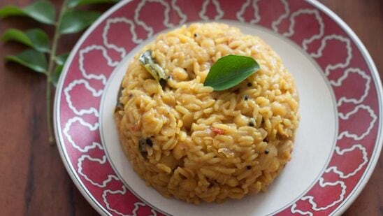 Arisimparupu Sadam : மாதம்பட்டி ரங்கராஜ் ஸ்டைல்! கோவை ஸ்பெஷல் அரிசீம் பருப்பு சாதம்! இதோ இப்படி செய்ங்க! Arisimparupu Sadam : மாதம்பட்டி ரங்கராஜ் ஸ்டைல்! கோவை ஸ்பெஷல் அரிசீம் பருப்பு சாதம்! இதோ இப்படி செய்ங்க!