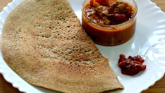 Kambu Dosai : கோடையை குளுமையாக்கும்! காலையை அருமையாக்கும்! கம்பு தோசை செய்வது எப்படி தெரியுமா? 