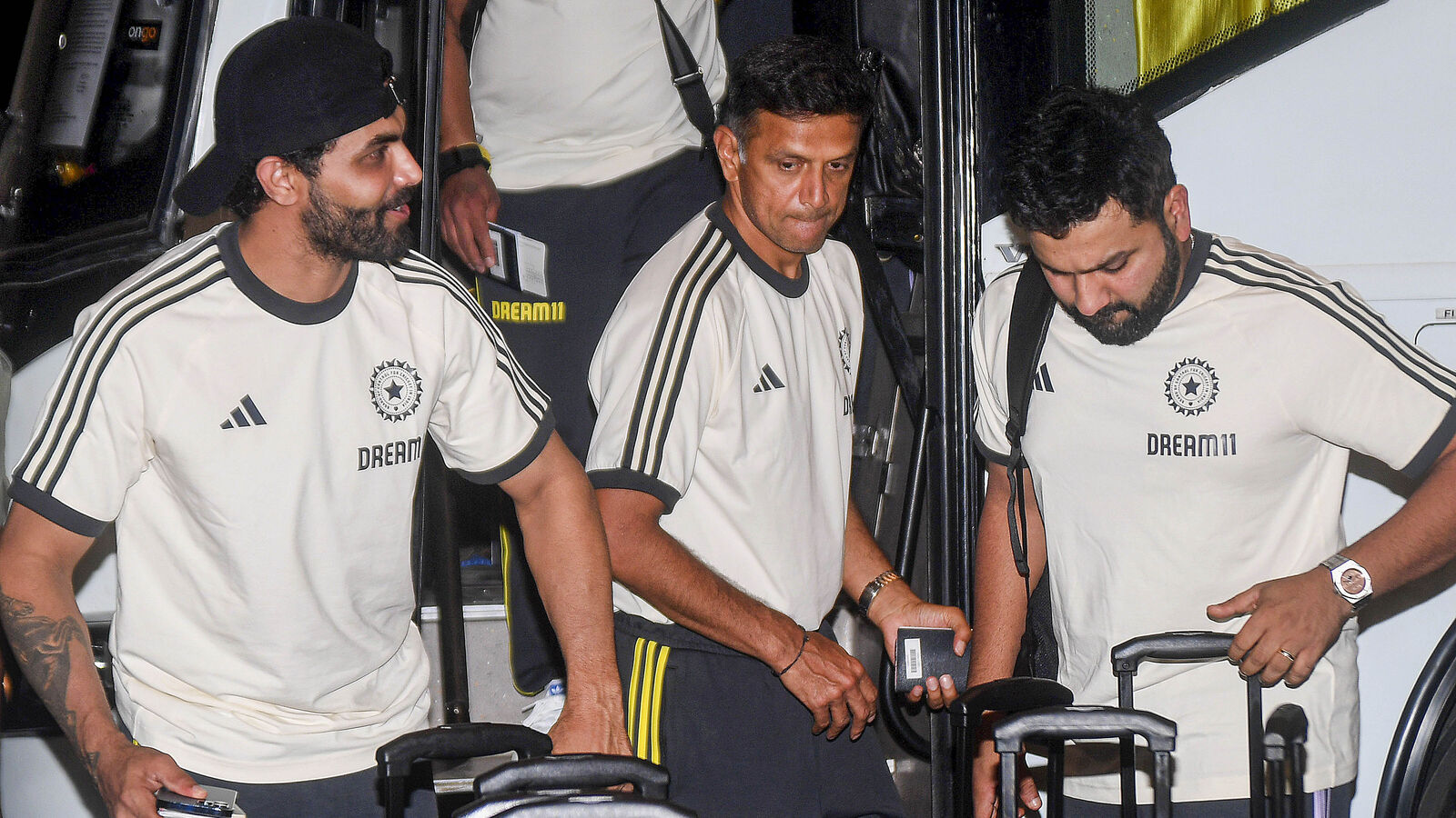 Team India Coach: இந்திய கிரிக்கெட் அணி பயிற்சியாளர் பதவி! சச்சின் டென்டுல்கர், மோடி பெயர்களில் வந்த விண்ணப்பங்கள்