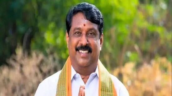 Nayinar Nagendran: ரூ.4 கோடி சிக்கிய விவகாரம்.. பாஜக வேட்பாளர் நயினார் நாகேந்திரனுக்கு சம்மன்.. நேரில் ஆஜராக உத்தரவு!