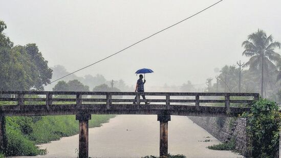 Weather Update: தொடங்கியது தென்மேற்கு பருவ மழை..கேரளாவில் ஒரே நாளில் 12 மாவட்டங்களுக்கு மஞ்சள் அலர்ட்!