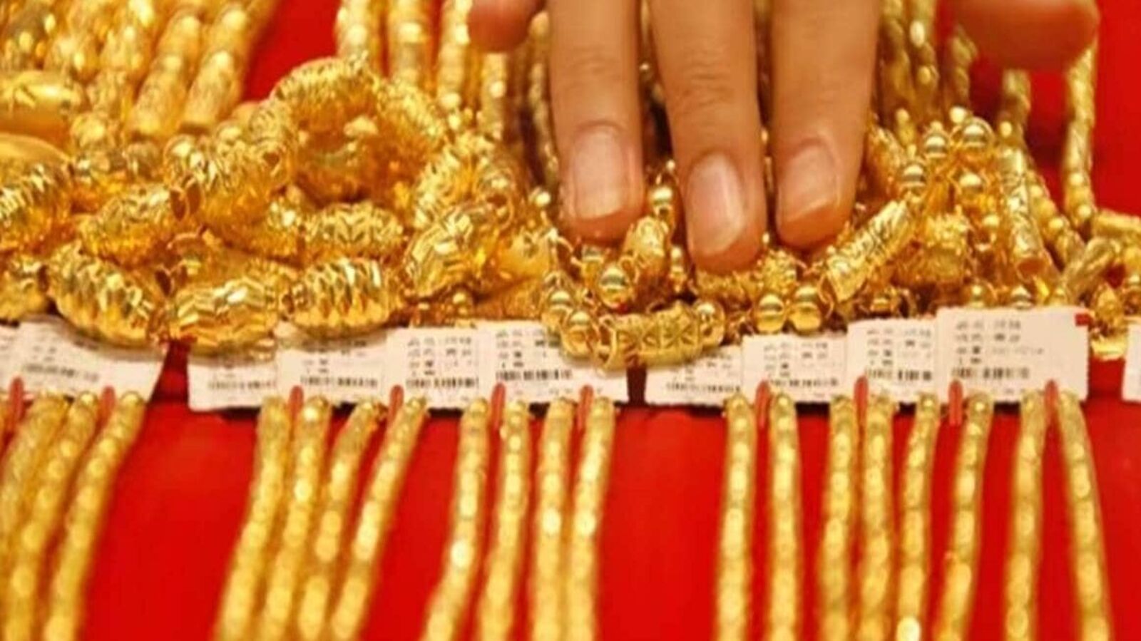 Today Gold Rate : சூப்பர் மக்களே.. இன்று தங்கம் விலையில் எந்த மாற்றமும் இல்லை.. ஆனால் வெள்ளி விலை?