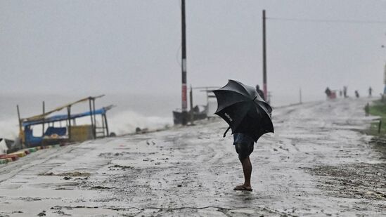 Weather Update: தமிழ்நாட்டில் இன்று முதல் 10 மாவட்டங்களுக்கு கனமழை எச்சரிக்கை! சென்னை வானிலை ஆய்வு மையம் தகவல்!