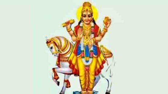 ஆடம்பர கிரகமாக விளங்கக்கூடிய சுக்கிரன் கடந்த மே 19ஆம் தேதி இன்று அவருடைய சொந்த ராசியான ரிஷப ராசியில் புகுந்தார். வருகின்ற ஜூன் 12-ம் தேதி வரை இதே ராசியில் பயணம் செய்வார். இதன் தாக்கம் அனைத்து ராசிகளுக்கும் இருந்தாலும் குறிப்பிட்ட சில ராசிகளுக்கு அதிர்ஷ்டம் கிடைக்கப் போகின்றது. அது எந்தெந்த ராசிகள் என்பது குறித்து தெரிந்து கொள்ளலாம்.&nbsp;