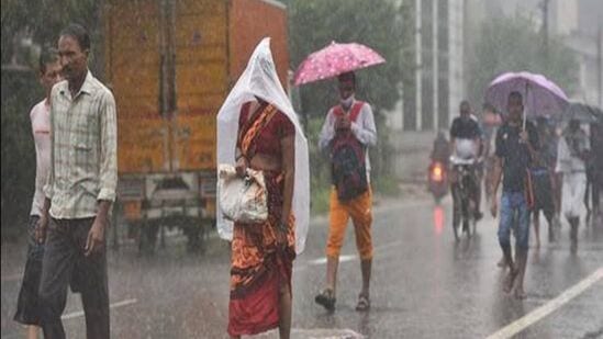 Weather Update: தமிழகத்தில் இன்று எங்கெல்லாம் மழை பெய்யும்.. வானிலை ஆய்வு மைய விடுத்த எச்சரிக்கை இதோ..!