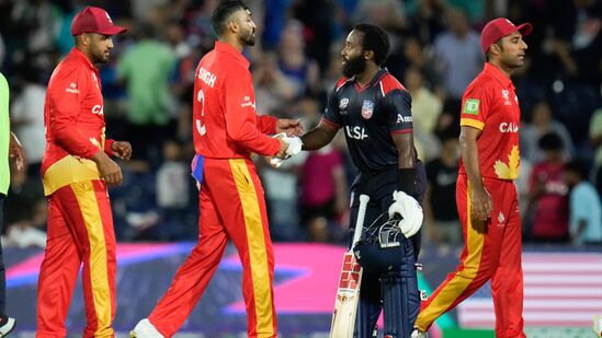 USA vs CAN Result: டி20 உலகக் கோப்பை கோலாகல தொடக்கம்.. முதல் மேட்ச்சில் அமெரிக்கா வெற்றி. (AP Photo/Julio Cortez)