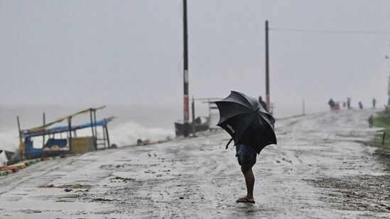 Weather Update: 4 மாவட்ட மக்களுக்கு இடியுடன் கூடிய மழை எச்சரிக்கை - சென்னை வானிலை ஆய்வு மையம் தகவல்