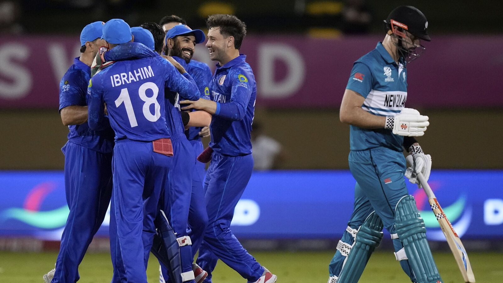 AFG vs NZ Result: அடுத்த அப்செட்! நியூசிலாந்து பேட்ஸ்மேன்களை வாரி சுருட்டிய ஆப்கானிஸ்தான் பவுலர்கள் - வரலாற்று வெற்றி