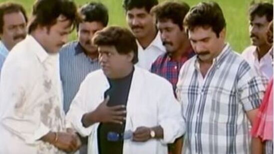 யாரும் செந்திலுக்கு பெண் கொடுக்க வில்லை&nbsp;அந்த பேட்டியில் செந்தில் மனைவி கலைச்செல்வி பேசும் போது, “நாங்கள் லவ்வெல்லாம் செய்து கல்யாணம் செய்து கொள்ள வில்லை. லவ்வெல்லாம் செய்தால், எங்கள் வீட்டில் வெட்டியே போட்டு விடுவார்கள். இவர் சினிமாக்காரர் என்பதால், யாரும் இவருக்கு பெண் கொடுக்க வில்லை.&nbsp;முதன்முறையாக, இவர் என்னை பெண் பார்க்க வரும் போது அம்பாஸிடர் காரில்தான் வந்தார். அப்போது நல்ல மழை வேறு பெய்து கொண்டிருந்தது. அது கிராமம் என்பதால் அங்கு வயல் வெளி சம்பந்தமான பகுதிகள் அதிகம். அதனால் &nbsp;இவரது கார் வயல்வெளி சகதியில் சிக்கிக்கொண்டது. இதைப்பார்த்த அங்கிருந்த சின்ன குழந்தைகள் அனைவரும் அந்தக்காரை அங்கிருந்து எடுக்க உதவினார்கள்.” என்றார்.&nbsp;&nbsp;