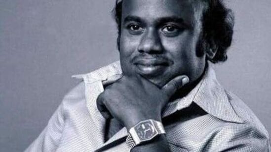 அதனை தொடர்ந்து பேசிய கலைசெல்வி, “அப்போது மலையூர் மம்பட்டியான் திரைப்படம் வெற்றிகரமாக ஓடிக்கொண்டிருந்தது. அதனால் அந்த ஊரில், வாத்தியார் பேத்தியை நடிகர் ஒருவர் கல்யாணம் செய்து கொள்ள போகிறாராம் என்று பரபரப்பாக பேசப்பட்டது. இதனால் நான் பெண் பார்க்கும் போதே அப்படி கூட்டம் கூடி விட்டது.&nbsp;