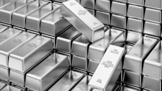 நேற்றைய வெள்ளி விலை நிலவரம்: வெள்ளி விலை நேற்று (ஜூன் 10) ஒரு கிராம் ரூ.96.20க்கும், ஒரு கிலோ வெள்ளி ரூ.96,200-க்கும் விற்பனையானது.