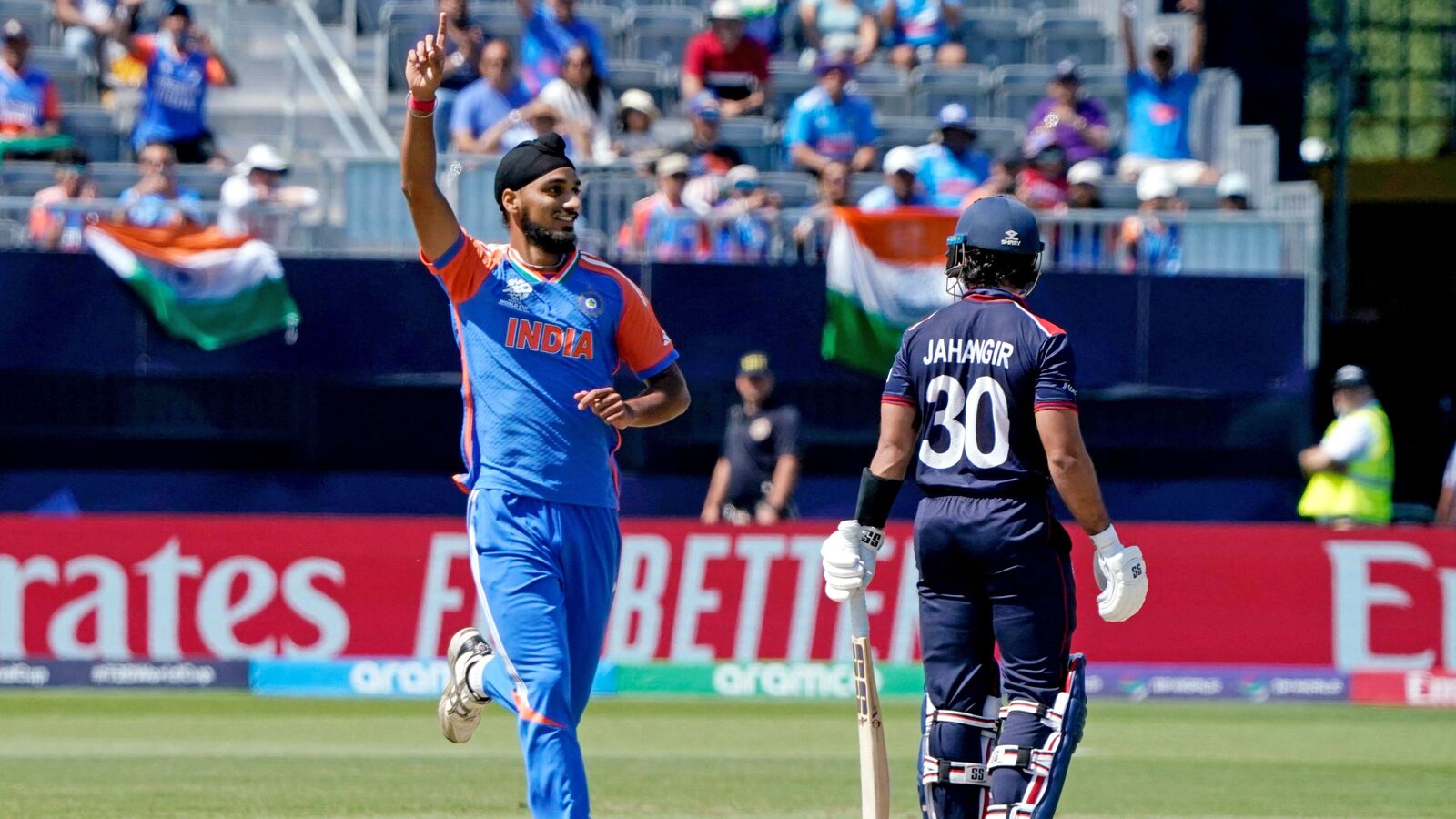 IND vs USA Live Score: ஒரே ஓவரில் 2 விக்கெட்! சாதனை புரிந்த அர்ஷ்தீப் சிங் - இந்தியா பவுலிங்கில் அடங்கிபோன யுஎஸ்ஏ