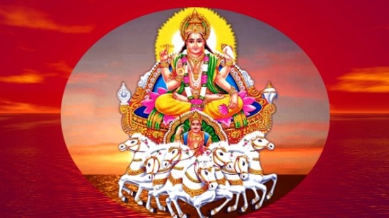 வருகின்ற ஜூன் 14ஆம் தேதி அன்றுபுதன் பகவான் மிதுன ராசியில் நுழைகின்றார். அதற்கு பிறகு சூரிய பகவான் ஜூன் 15ஆம் தேதி அன்று மிதுன ராசியில் நுழைகிறார். இதனால் மிதுன ராசியில் சூரியன் மற்றும் புதன் ஒன்றுசேர்கின்றனர் இதன் தாக்கம் அனைத்து ராசிகளுக்கும் கட்டாயம் இருக்கும். இருப்பினும் ஒரு சில ராசிகள் இதன் தாக்கத்தை அனுபவிக்கப் போகின்றனர். அது எந்தெந்த ராசிகள் என்பது குறித்து காண்போம்.&nbsp;&nbsp;
