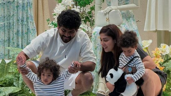தந்தையர் தினம் 2024: லேடி சூப்பர் ஸ்டார் நயன்தாரா தனது கணவர் விக்னேஷ் சிவன் மற்றும் குழந்தைகளுடன் ஒரு புகைப்படத்தைப் பகிர்ந்து தந்தையர் தின வாழ்த்துக்களை தெரிவித்துள்ளார்.
