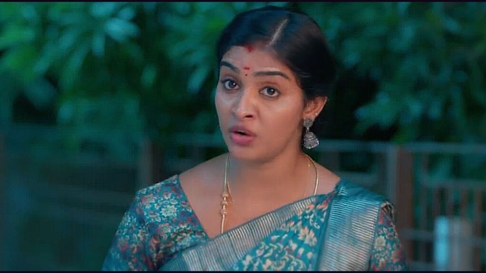 Karthigai deepam: ரியா முகத்திரையை கிழித்த கார்த்திக்.. அலறும் ஆனந்த்.. குளிறும் தீபா.. - கார்த்திகை தீபம் அப்டேட்