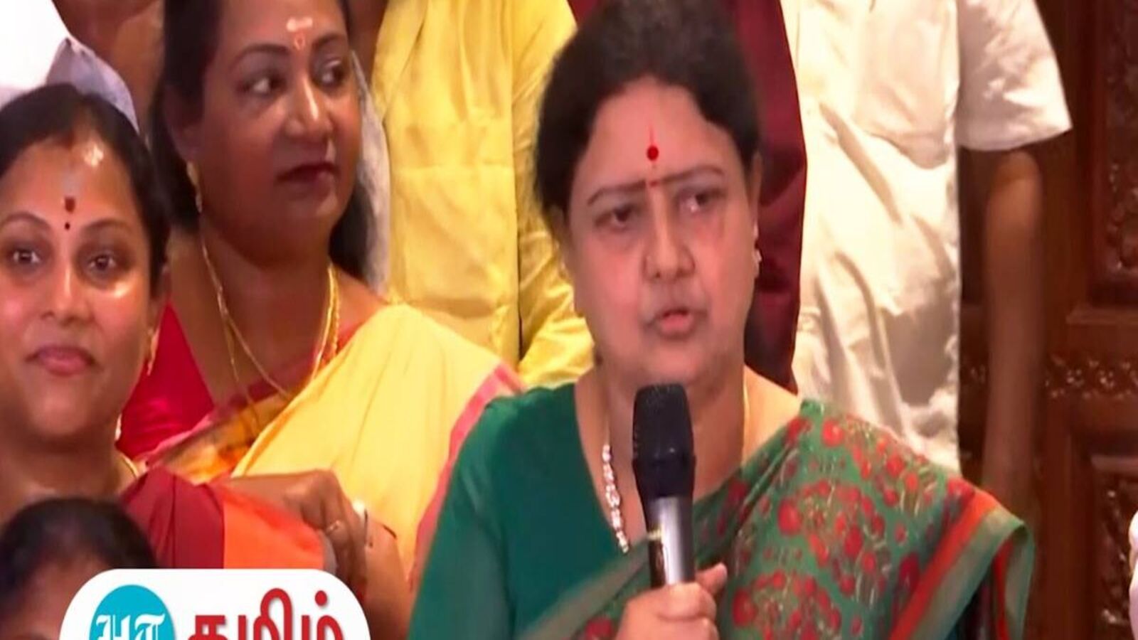 VK Sasikala: 'அதிமுகவில் எனது Entry தொடங்கிவிட்டது' - அரசியல் களத்தில் பரபரப்பை கிளப்பிய சசிகலா!