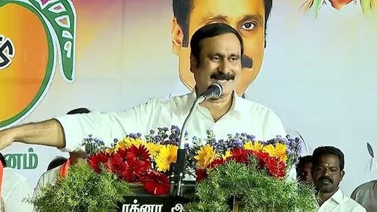 Anbumani Ramadoss: தமிழ்நாடு முழுவதும் அட்டகாசம் செய்யும் மணல் கொள்ளையர்களை இரும்புக் கரம் கொண்டு அரசு ஒடுக்க வேண்டும். மாறாக, அவர்களுக்கு ஆதரவாக செயல்பட்டால், ஆட்சியாளர்களுக்கு மக்கள் சரியான பாடம் புகட்டுவார்கள்.